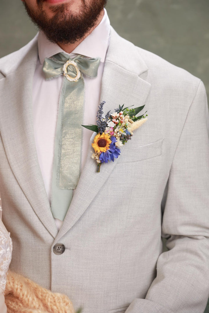 Wildflower Groom Boutonniere – Sunflower & Cornflower Vintage Wedding Flower – handmade floral hair accessory by magaela