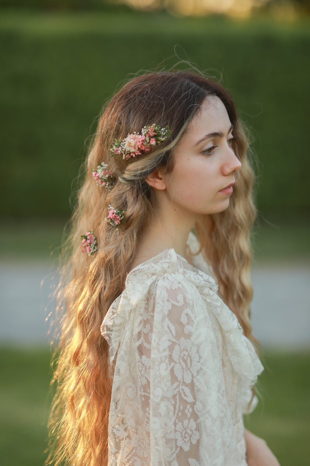 Natural Bridal Hair Comb and Hair Pins Set with Dried Flowers | Magaela