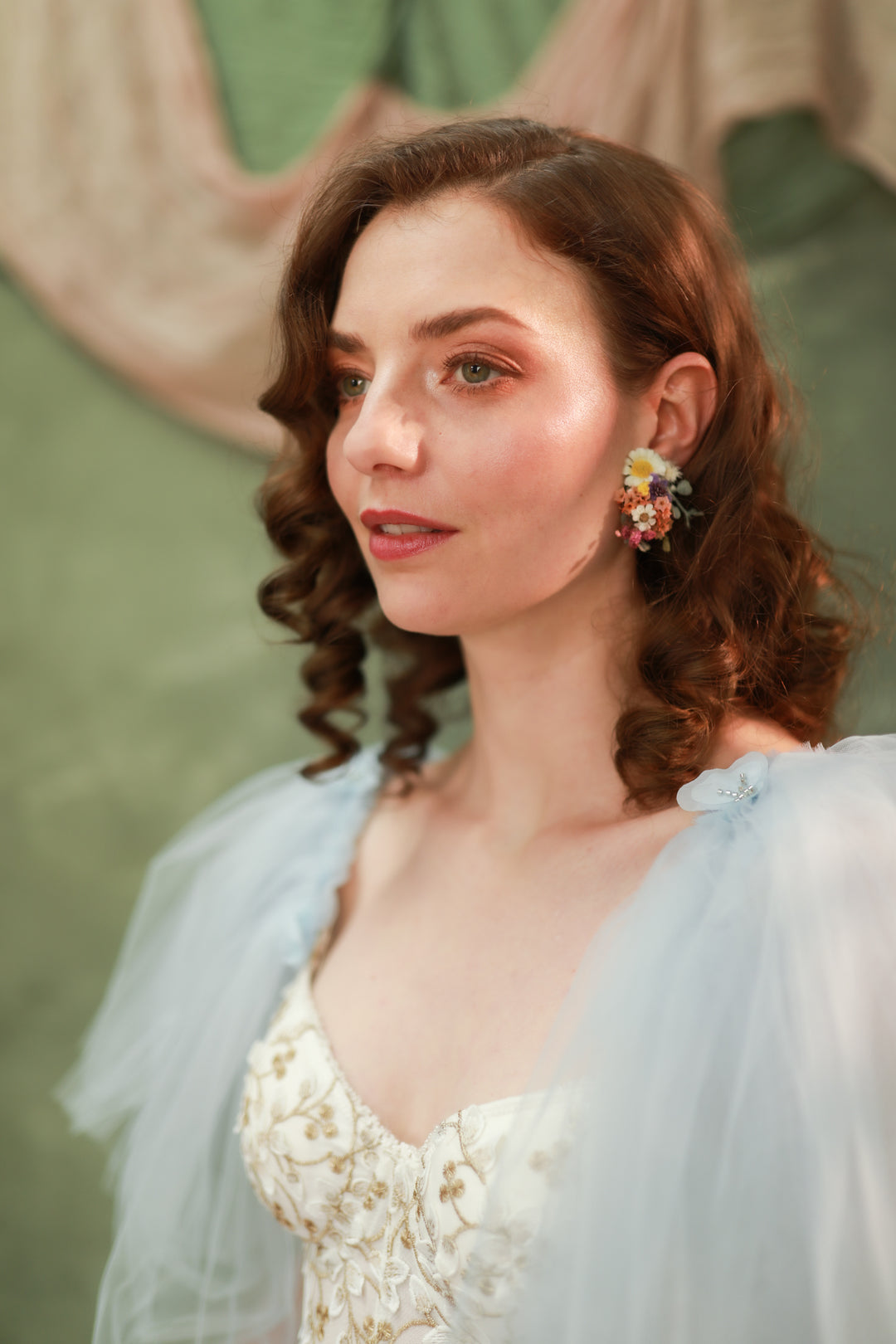 Wildflowers Stud Earrings – Daisy and Dried Flower Wedding Earrings – handmade floral hair accessory by magaela