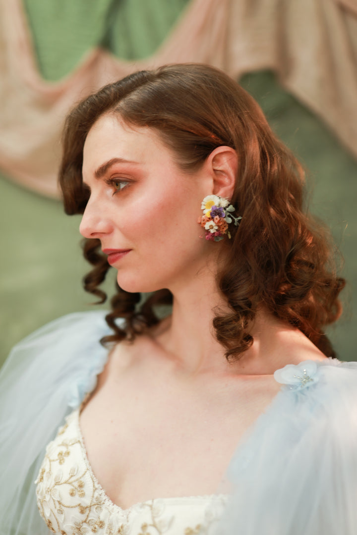 Wildflowers Stud Earrings – Daisy and Dried Flower Wedding Earrings – handmade floral hair accessory by magaela