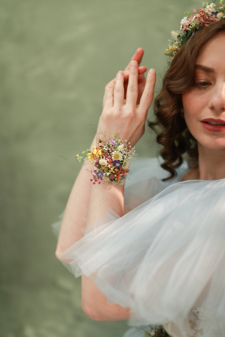 Wildflowers Floral Bracelet – Daisy and Dried Flower Wedding Wrist Corsage – handmade floral hair accessory by magaela