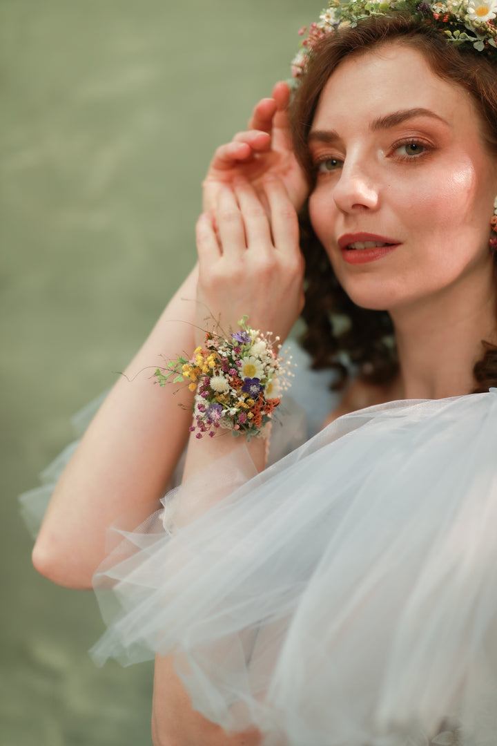 Wildflowers Floral Bracelet – Daisy and Dried Flower Wedding Wrist Corsage – handmade floral hair accessory by magaela