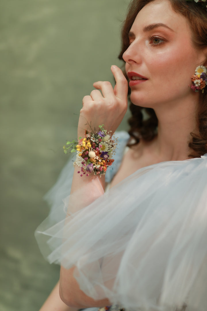 Wildflowers Floral Bracelet – Daisy and Dried Flower Wedding Wrist Corsage – handmade floral hair accessory by magaela