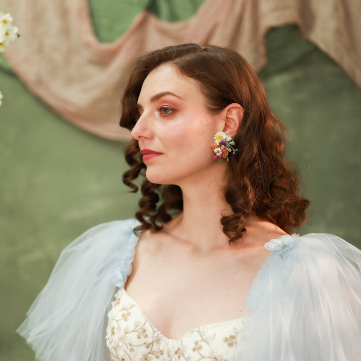 Wildflowers Stud Earrings – Daisy and Dried Flower Wedding Earrings – handmade floral hair accessory by magaela
