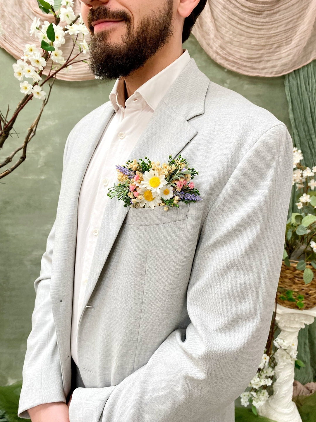Daisy Boutonniere: Spring Wedding Pocket Square with Lavender – handmade floral hair accessory by magaela