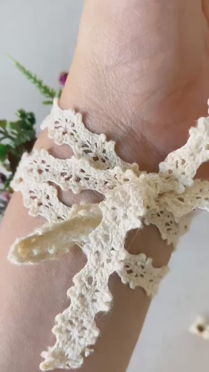 Daisy Flower Bracelet: Lace Corsage, Meadow Wedding Jewelry