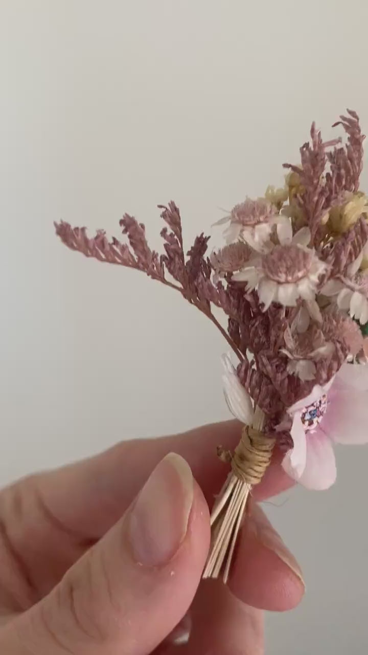 Rustic Pale Pink Flower Boutonniere: Groom & Groomsmen Wedding Corsage