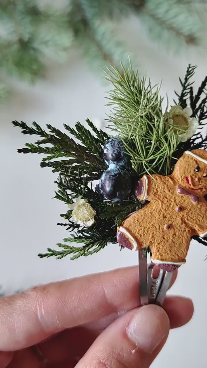 Gingerbread Christmas Hair Clip for Girl – Holiday Hair Accessory & Cute Xmas Gift