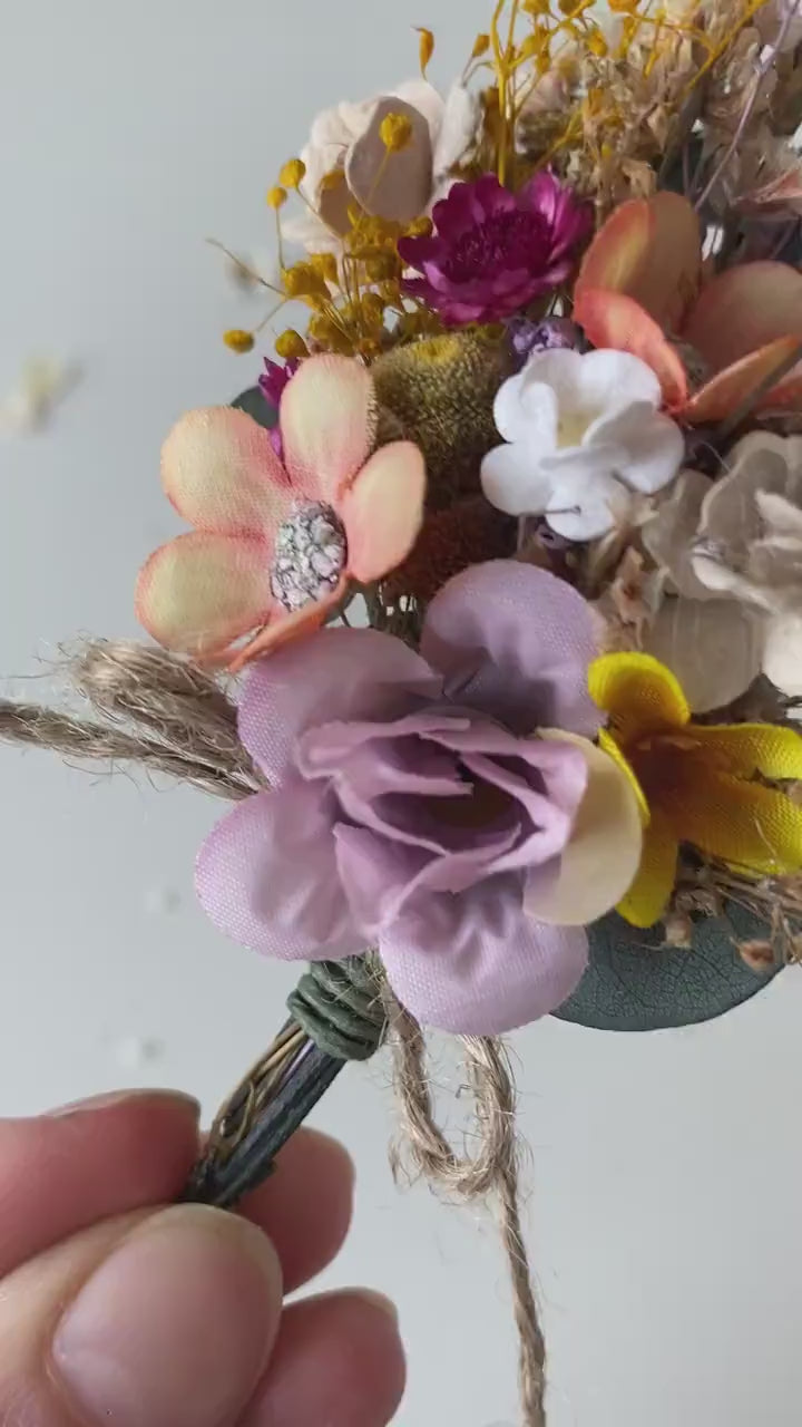 Colorful Flower Boutonniere: Boho Wedding Groom Corsage