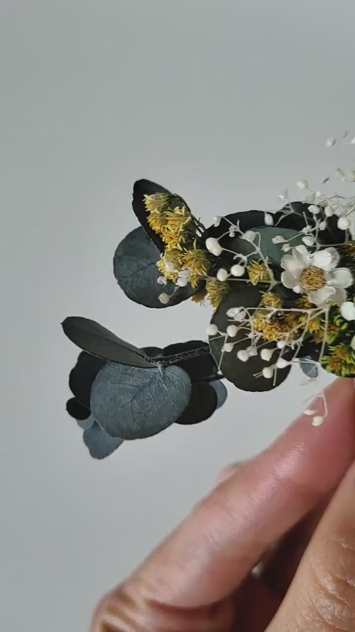 Eucalyptus Bridal Hair Comb: Preserved Flower Wedding Hairpiece