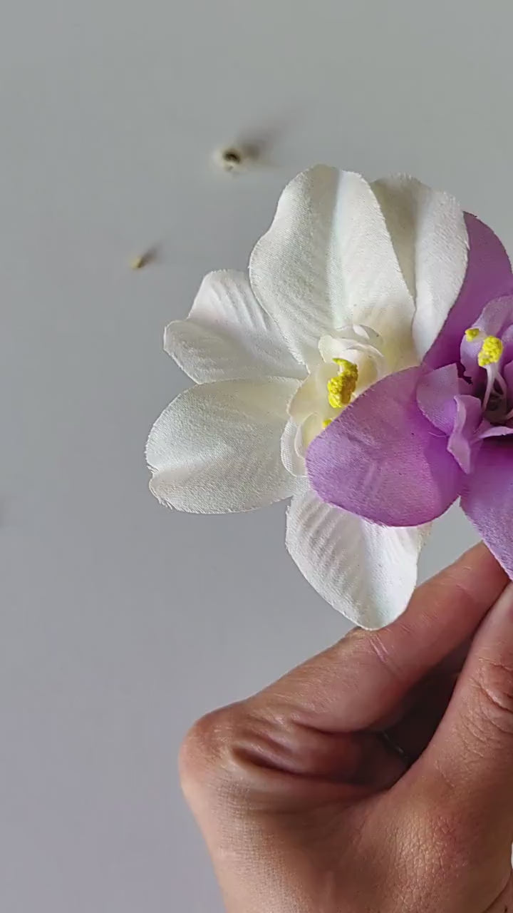Lily Flower Hair Comb: Tropical Beach Wedding Headpiece