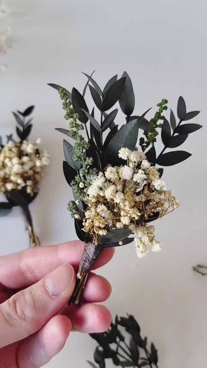 Greenery Wedding Boutonniere: Natural Baby's Breath Groom Accessory