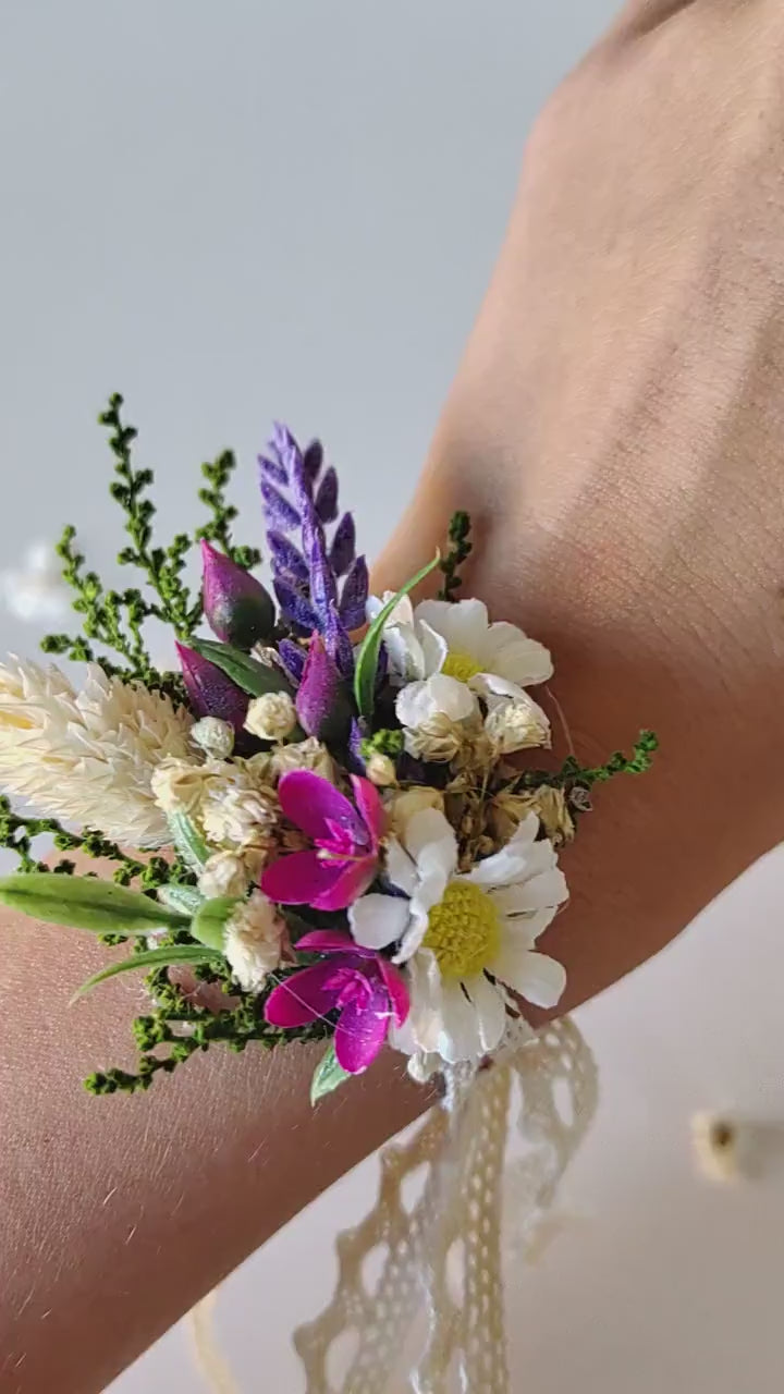 Lavender Daisy Flower Bracelet: Boho Bridal Jewelry