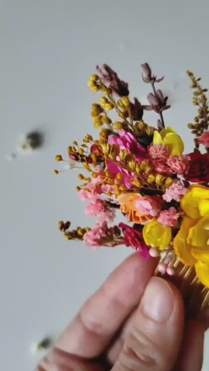 Summer Flower Bridal Set: Hair Comb, Boutonniere & Hairpins