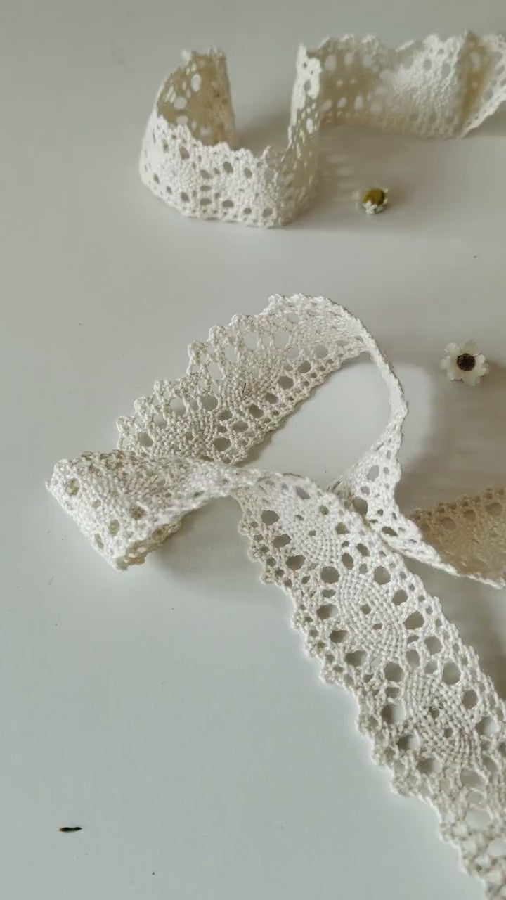 Wildflower Bridal Belt: Daisy Lavender Meadow Flower, Boho Wedding