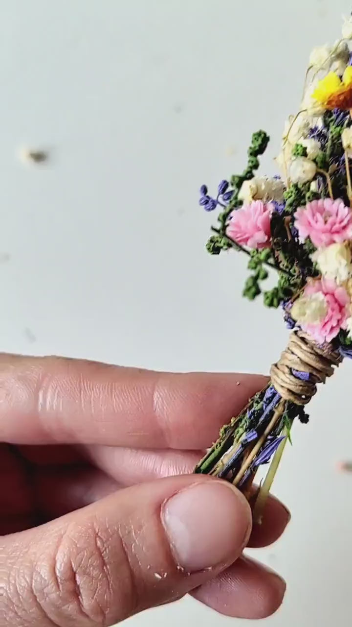 Wildflower Boutonniere: Colorful Meadow Wedding Corsage