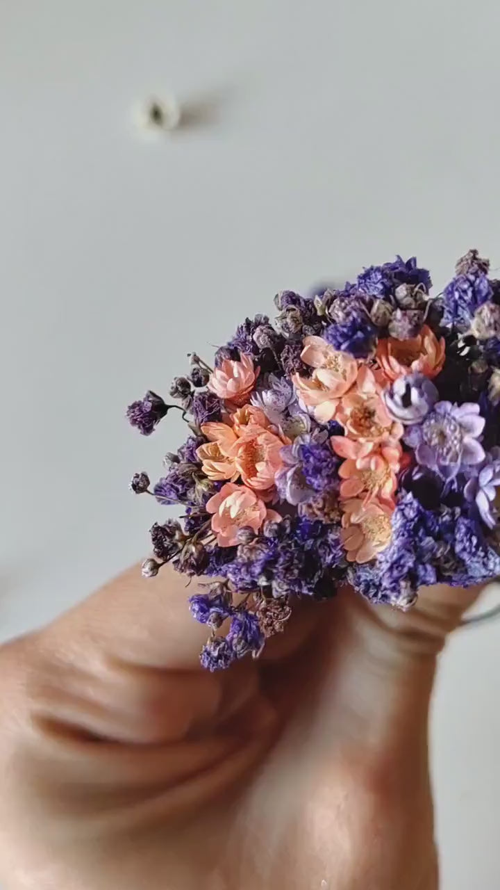Sponky do vlasov so sušenými kvetmi: Fialovo-fialový orgovánový dych, romantické svadobné vlasy