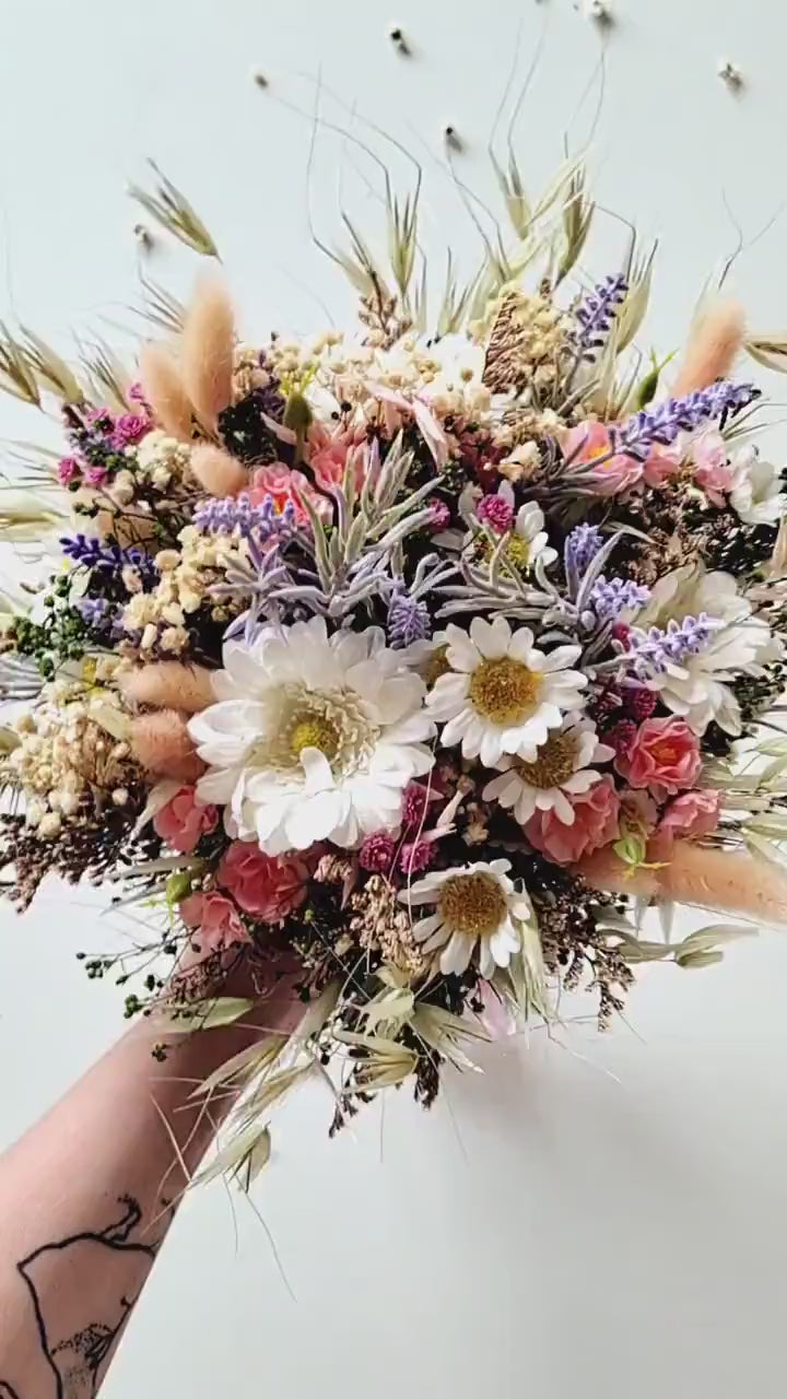 Daisy Meadow Cake Toppers: Wedding Flower Decoration, Set of 3