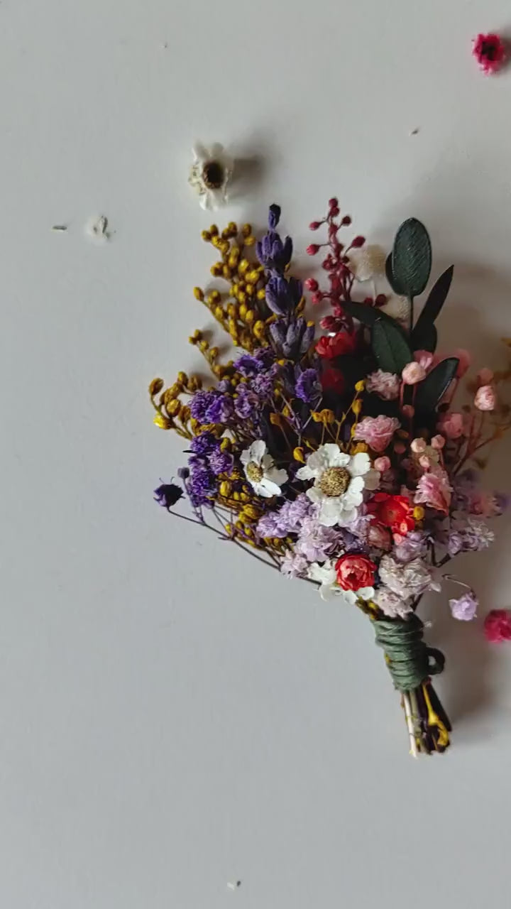 Wildflower Boutonniere: Rustic Summer Wedding Corsage
