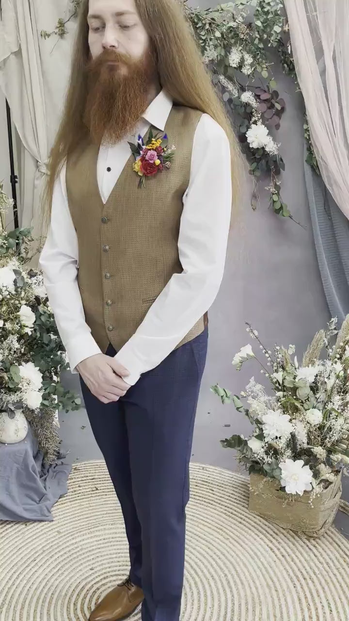 Colorful Boho Groom Boutonniere: Summer Wedding Corsage