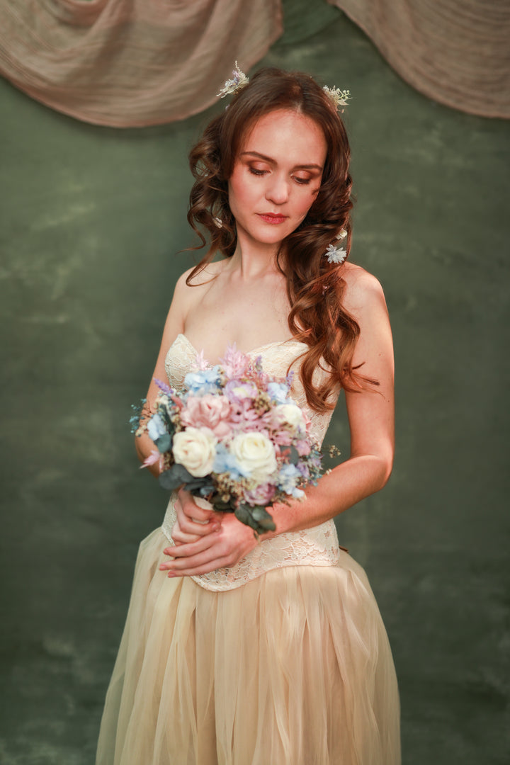 Romantic Bridesmaid Bouquet with Soft Pastel Tones – handmade floral hair accessory by magaela