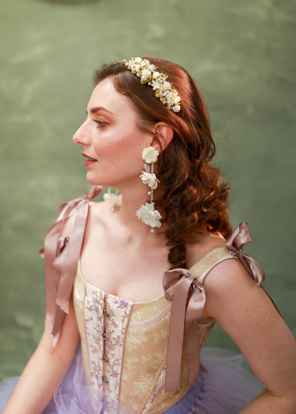 Delicate Floral Headband in White and Cream tones – Preserved Flower Bridal Headpiece – handmade floral hair accessory by magaela