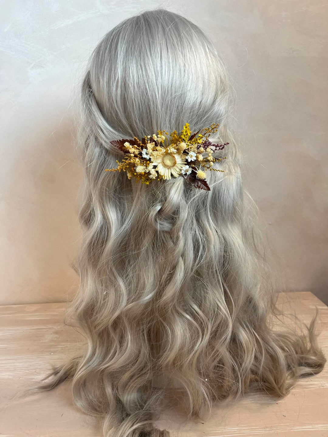 Dried Flower Bridal Hair Comb with Strawflower, Ixodia and Gypsophila | Fall Wedding