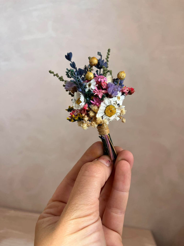 Natural Wildflower Boutonniere with Daisy, Lavender and Gypsophila | Boho Wedding