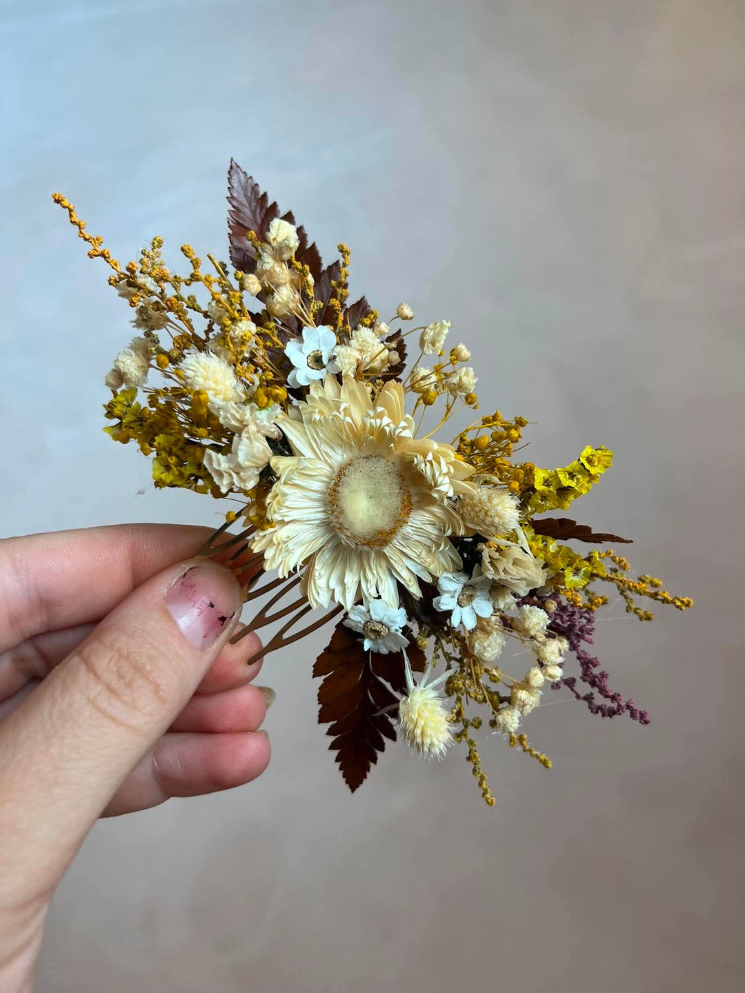 Dried Flower Bridal Hair Comb with Strawflower, Ixodia and Gypsophila | Fall Wedding