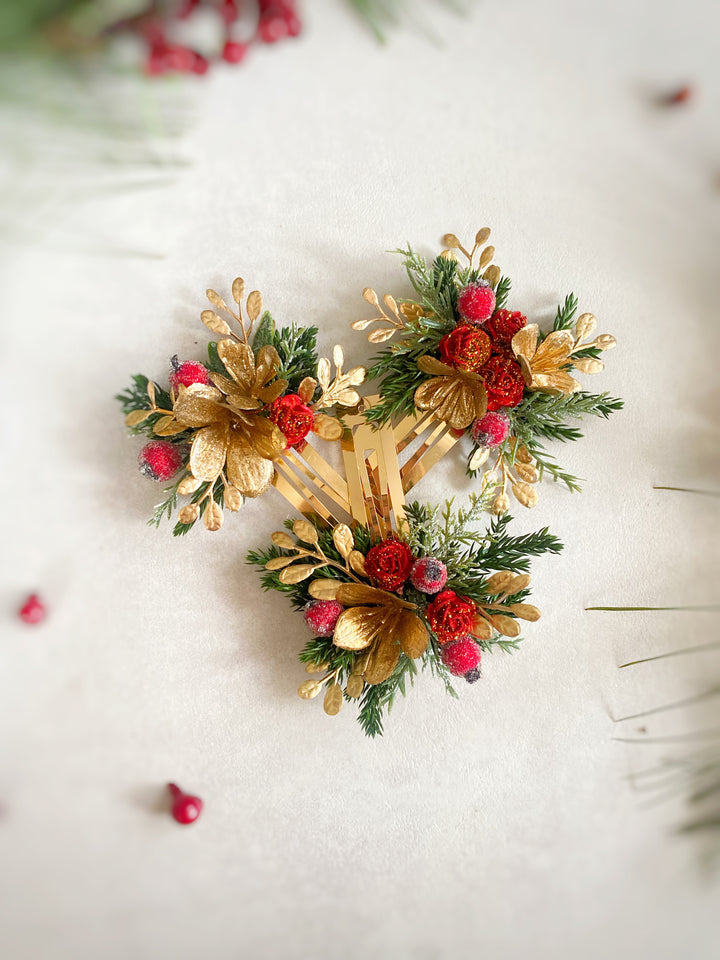 Red and Gold Christmas Snap Clip | Roses and Frosted Berries