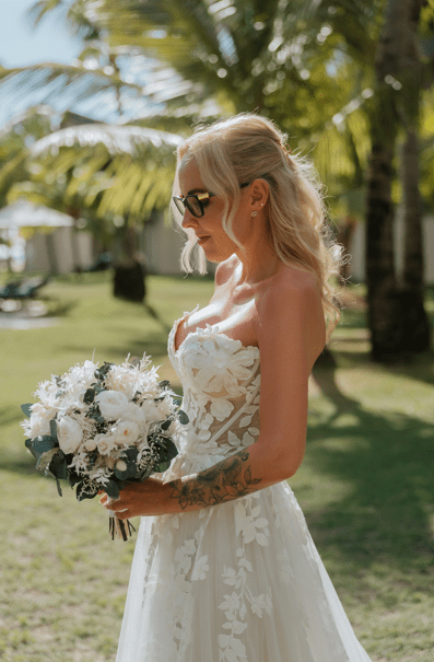 White Wedding Bouquet with Preserved Flowers | All-Natural Bridal Set with Eucalyptus and Gypsophila – handmade floral hair accessory by magaela