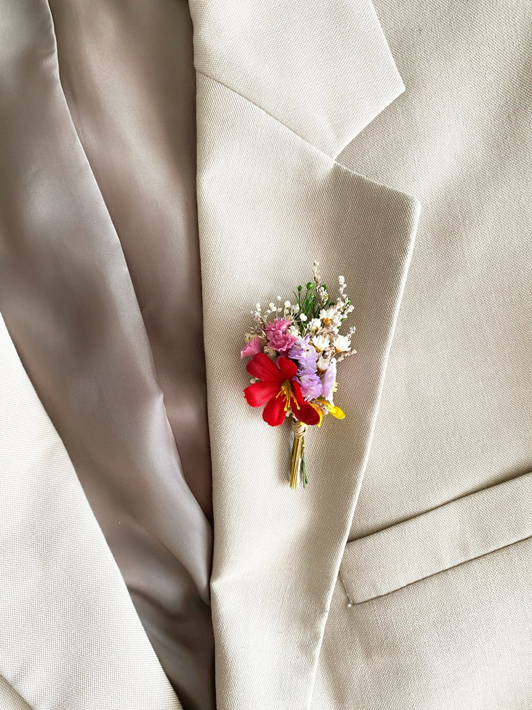 Wildflower Wedding Boutonniere Set – Small Meadow Flower Boutonniere – handmade floral hair accessory by magaela