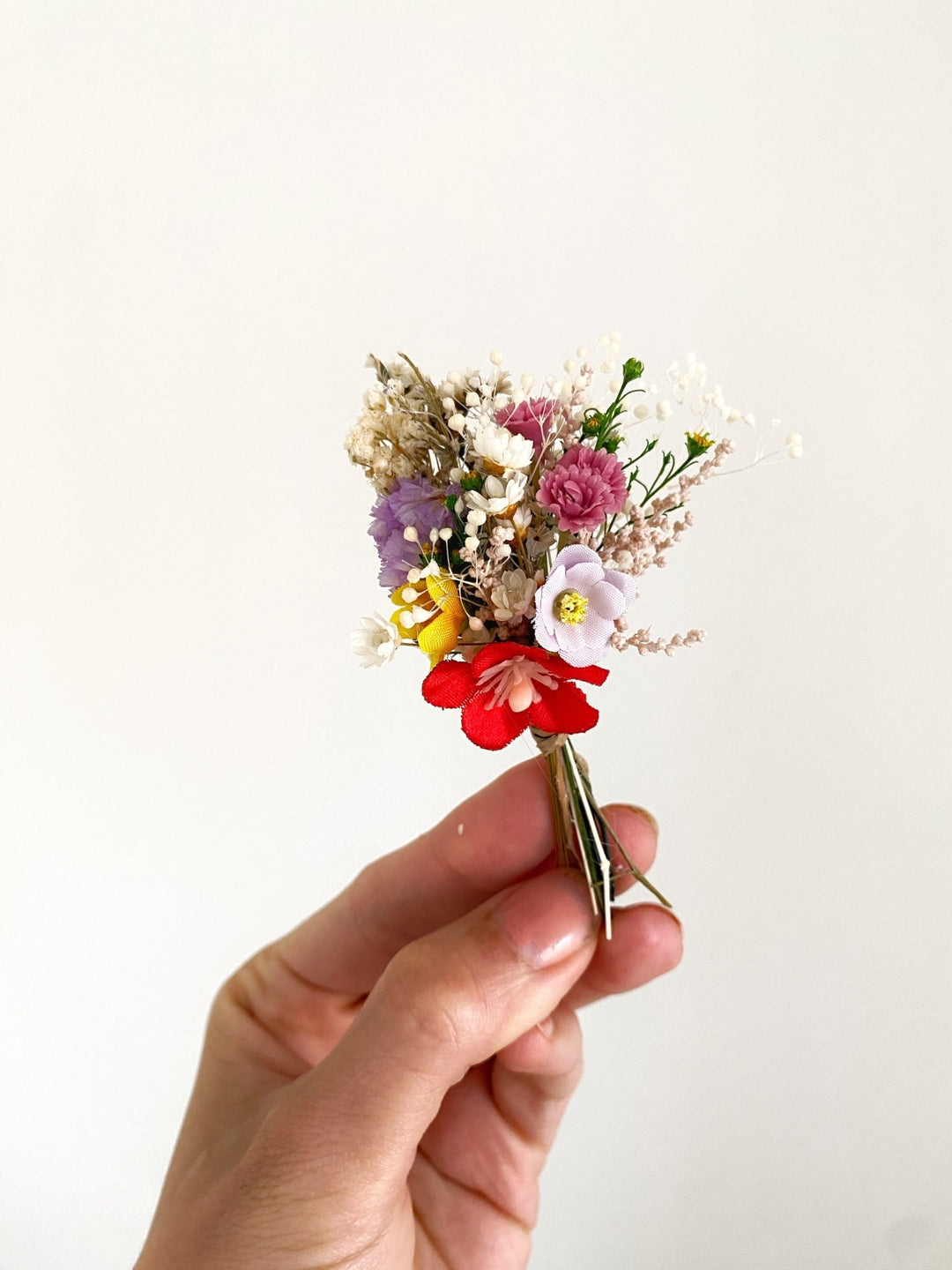 Wildflower Wedding Boutonniere Set – Small Meadow Flower Boutonniere – handmade floral hair accessory by magaela