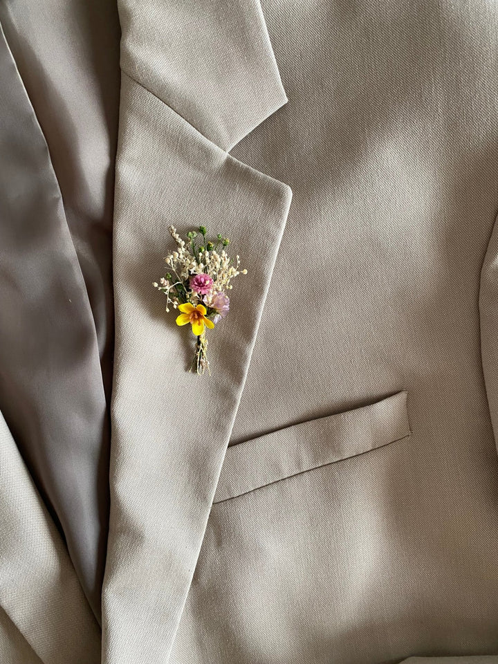 Wildflower Wedding Boutonniere Set – Small Meadow Flower Boutonniere – handmade floral hair accessory by magaela