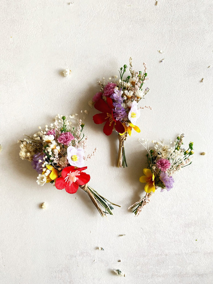 Wildflower Wedding Boutonniere Set – Small Meadow Flower Boutonniere – handmade floral hair accessory by magaela