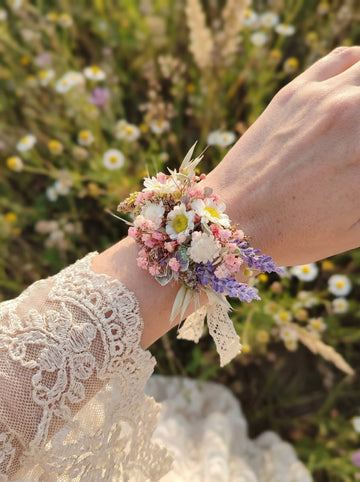 lavender flower bracelet Wildflower Bracelet: Daisy Lavender Wedding Wrist Corsage – magaela