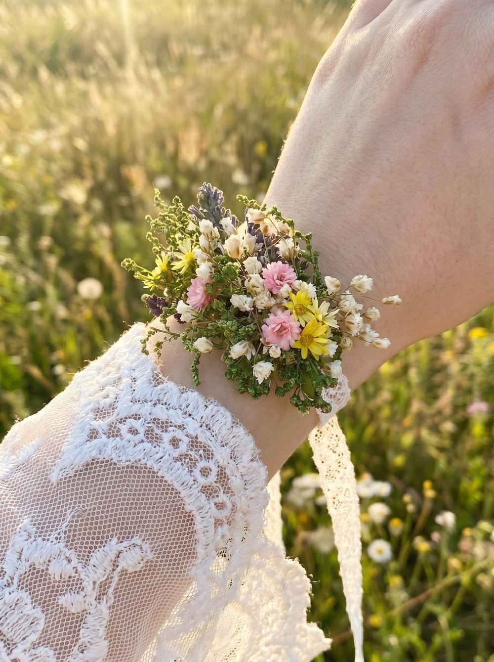 Meadow Flower Bracelet, Boho Bridal Jewelry – handmade floral hair accessory by magaela