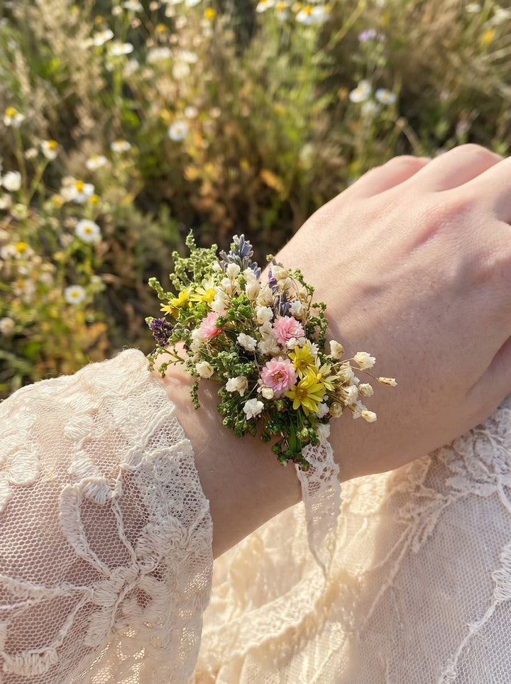 Meadow Flower Bracelet, Boho Bridal Jewelry – handmade floral hair accessory by magaela