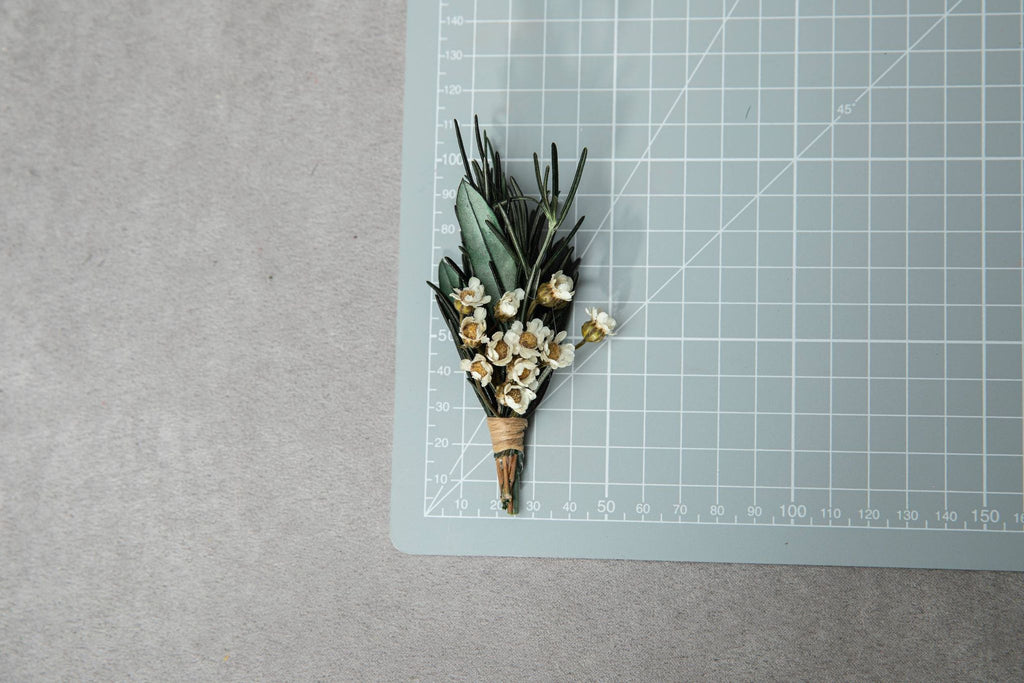 DIY boutonniere miracle: magnetic boutonniere backs