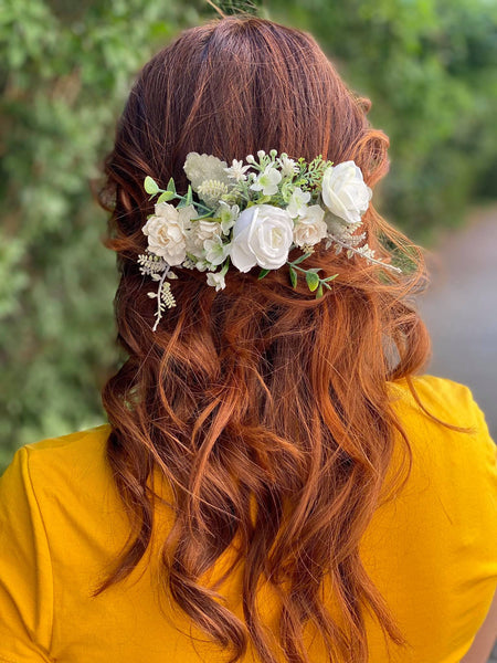 Romantic flower hair comb Boho ivory and green headpiece Roses wedding hair comb Bridal hair custom accessories Magaela White flower comb